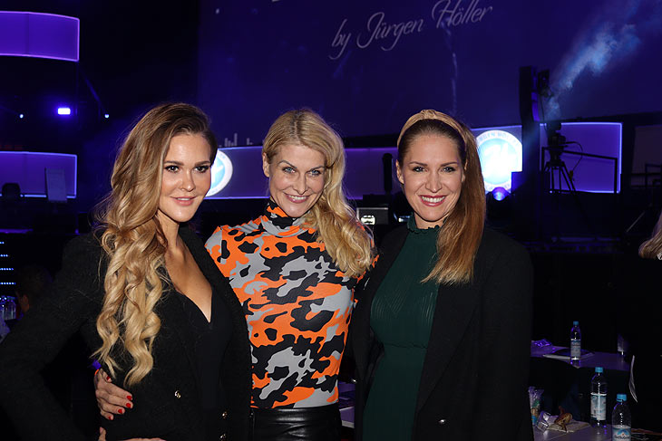 Julia Haupt, Natascha Grün, Anja Gräfin von Keyserlingk bei den Power-Days in der Olympiahalle in München am 4.12.2022 (©Foto:Martin Schmitz)